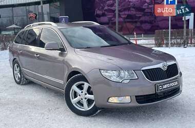 Універсал Skoda Superb 2010 в Києві