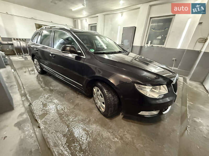 Универсал Skoda Superb 2011 в Борщеве фото 30 Универсал Skoda Superb 2011 в Борщеве