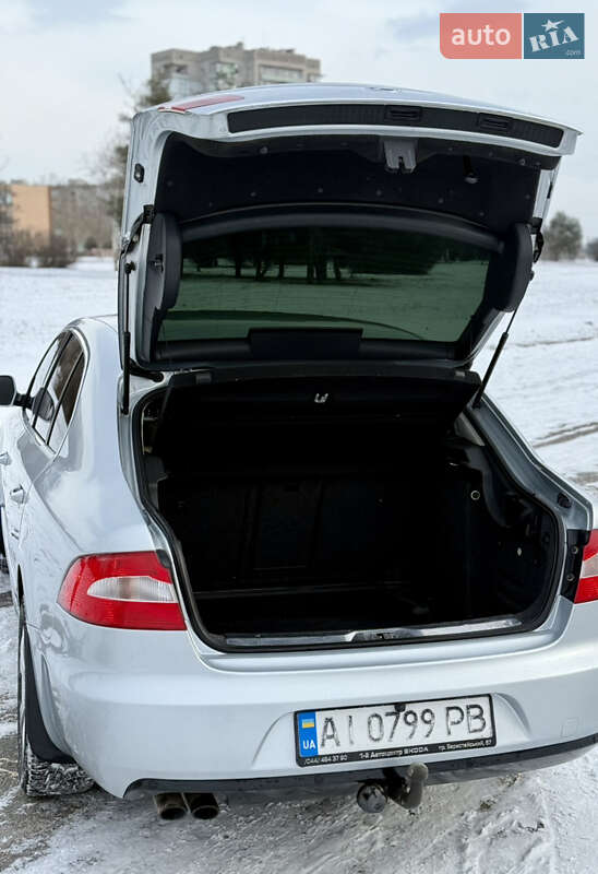 Ліфтбек Skoda Superb 2011 в Дніпрі
