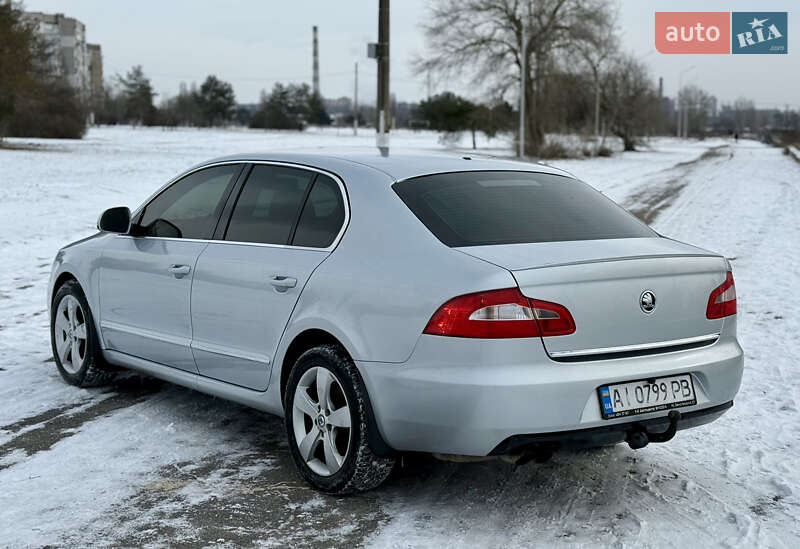 Ліфтбек Skoda Superb 2011 в Дніпрі