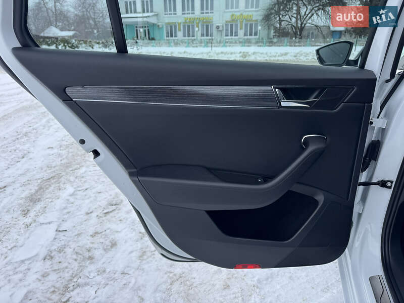 Универсал Skoda Superb 2019 в Лопатине