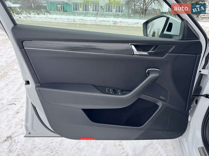 Универсал Skoda Superb 2019 в Лопатине