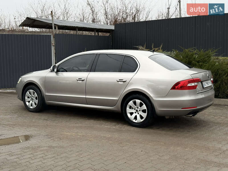 Лифтбек Skoda Superb 2013 в Ужгороде
