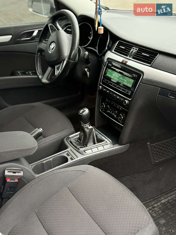 Лифтбек Skoda Superb 2013 в Ужгороде