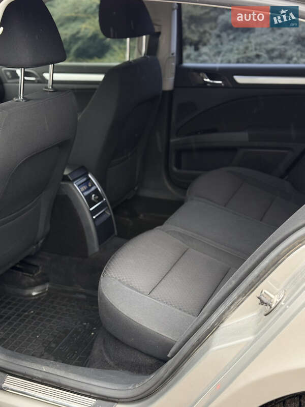 Лифтбек Skoda Superb 2013 в Ужгороде