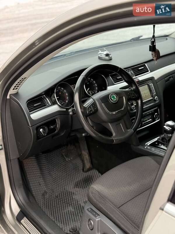 Универсал Skoda Superb 2012 в Киеве фото 15 Универсал Skoda Superb 2012 в Киеве
