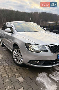 Лифтбек Skoda Superb 2014 в Иршаве