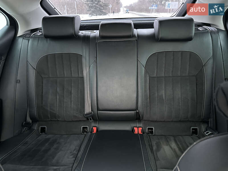 Лифтбек Skoda Superb 2019 в Киеве