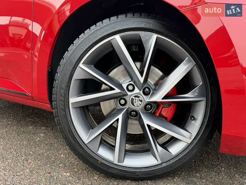 Лифтбек Skoda Superb 2022 в Дрогобыче