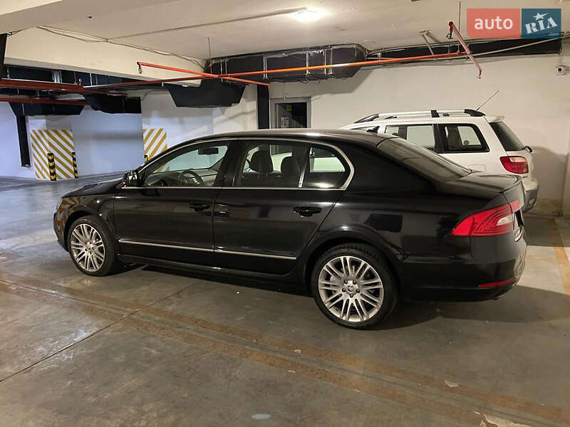 Лифтбек Skoda Superb 2014 в Киеве