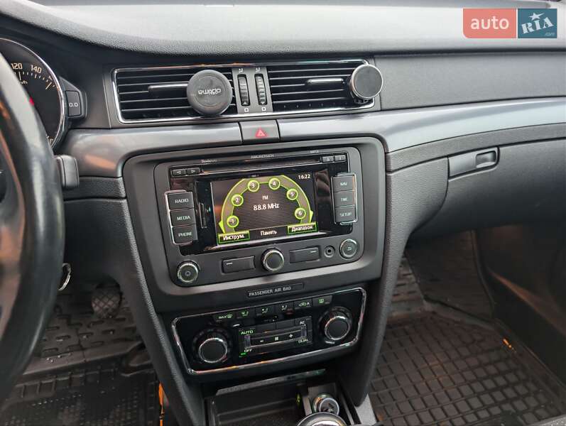 Универсал Skoda Superb 2011 в Ивано-Франковске