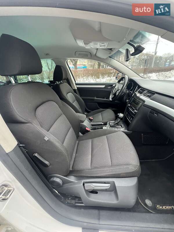 Универсал Skoda Superb 2012 в Черновцах