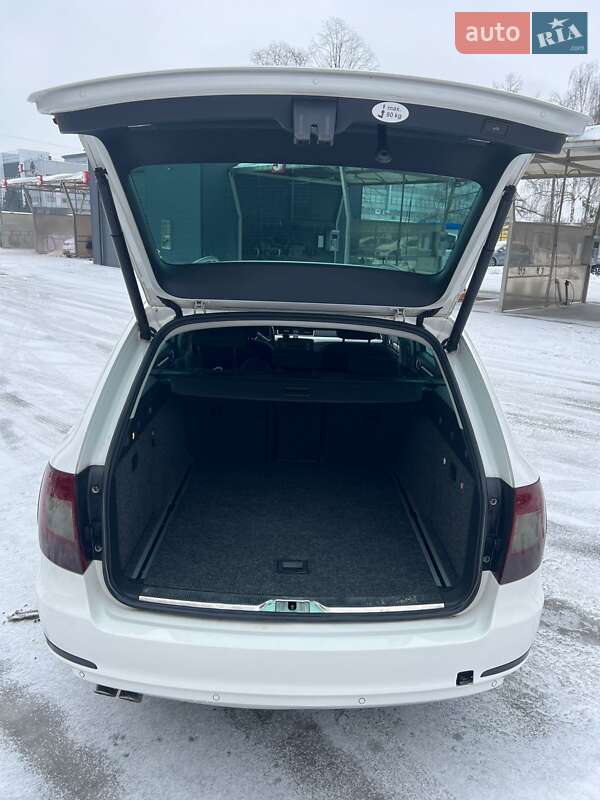 Универсал Skoda Superb 2012 в Черновцах