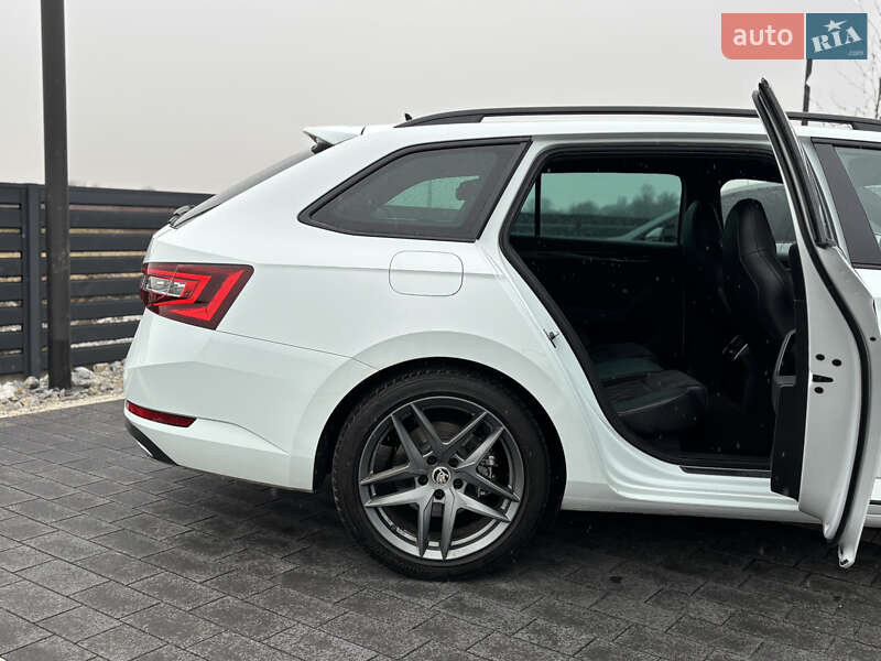 Універсал Skoda Superb 2017 в Ужгороді