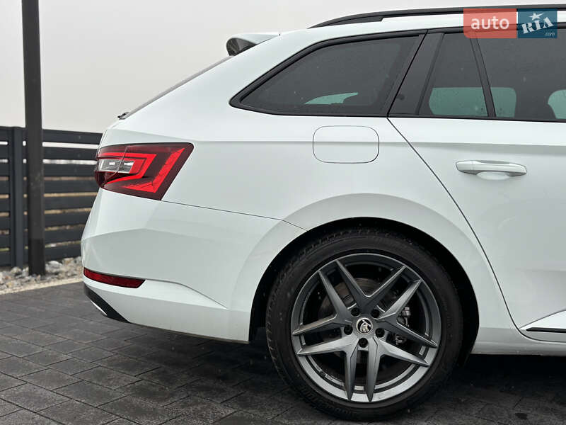 Універсал Skoda Superb 2017 в Ужгороді