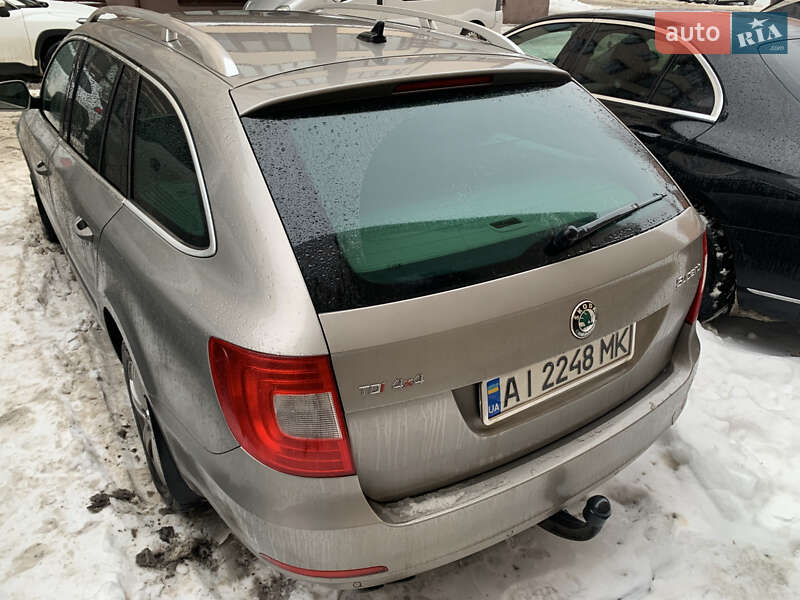 Универсал Skoda Superb 2010 в Киеве