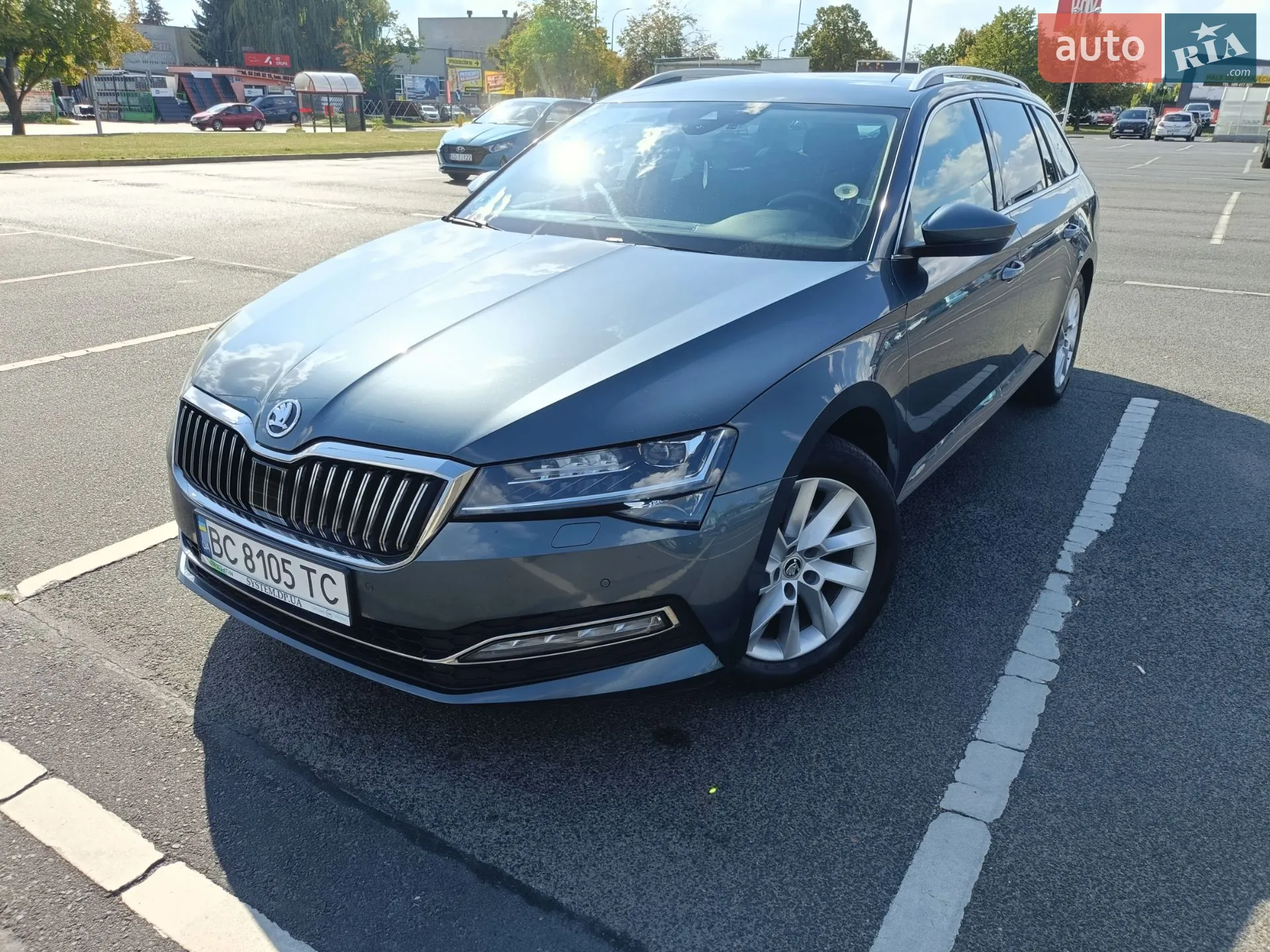 2019 Skoda Superb - мініатюра 2