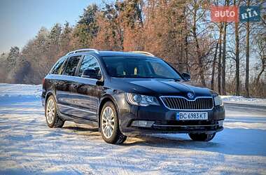 Универсал Skoda Superb 2013 в Корце