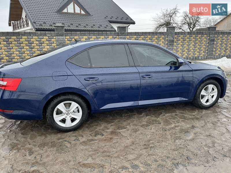 Лифтбек Skoda Superb 2017 в Дубно