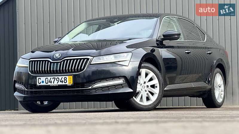 Лифтбек Skoda Superb 2022 в Стрые