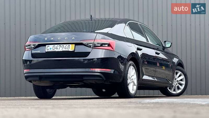 Лифтбек Skoda Superb 2022 в Стрые