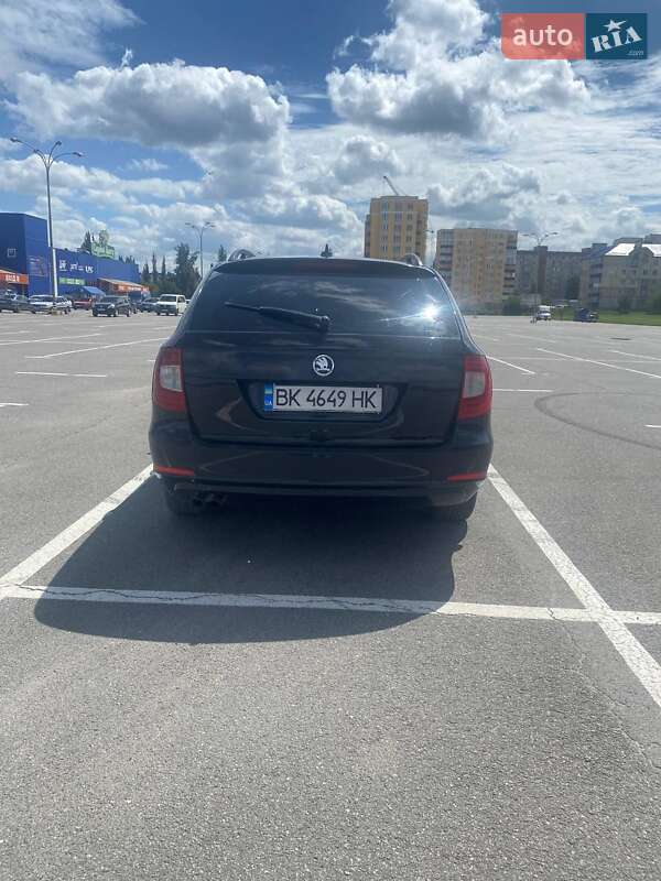 Універсал Skoda Superb 2011 в Кам'янець-Подільському