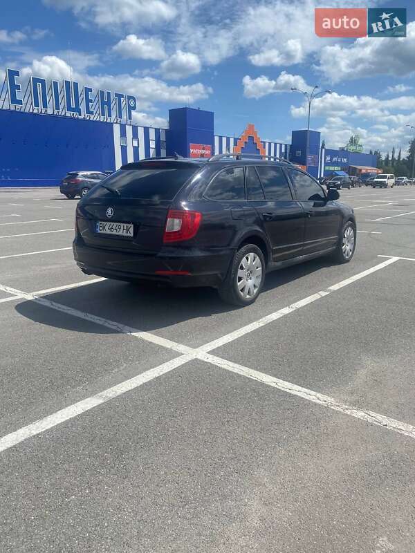 Універсал Skoda Superb 2011 в Кам'янець-Подільському