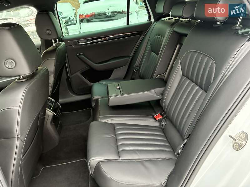 Универсал Skoda Superb 2023 в Киеве фото 56 Универсал Skoda Superb 2023 в Киеве