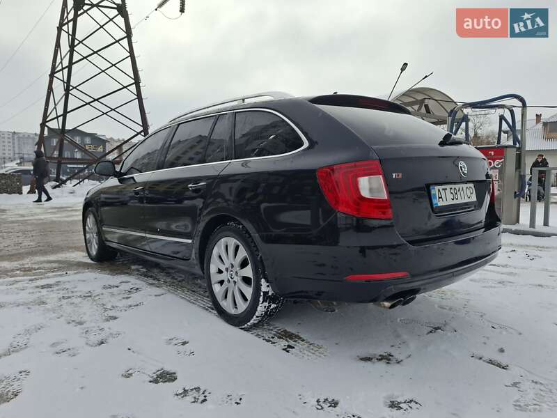 Универсал Skoda Superb 2011 в Ивано-Франковске