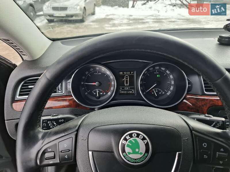 Универсал Skoda Superb 2011 в Ивано-Франковске