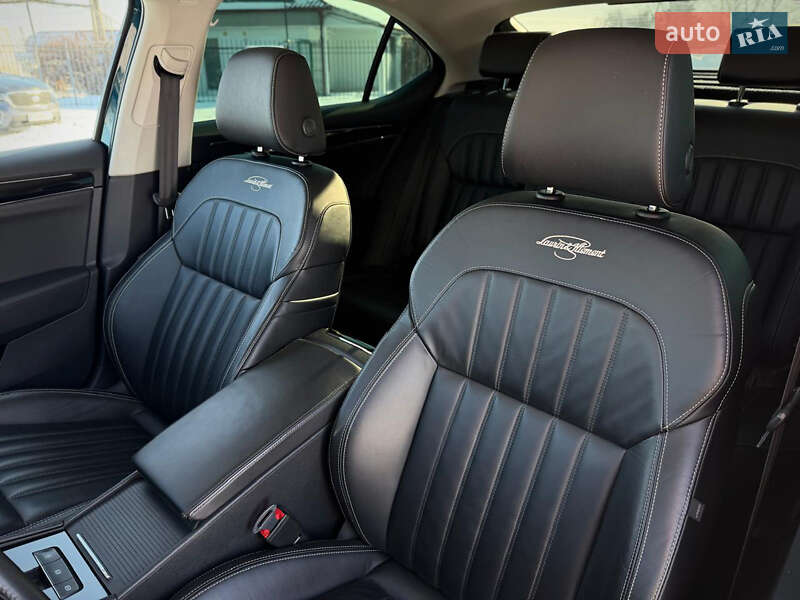 Лифтбек Skoda Superb 2020 в Киеве