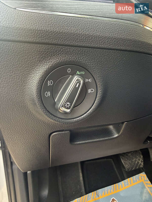 Универсал Skoda Superb 2020 в Сваляве