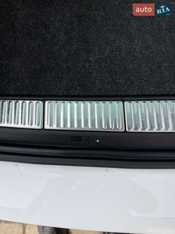 Универсал Skoda Superb 2020 в Сваляве