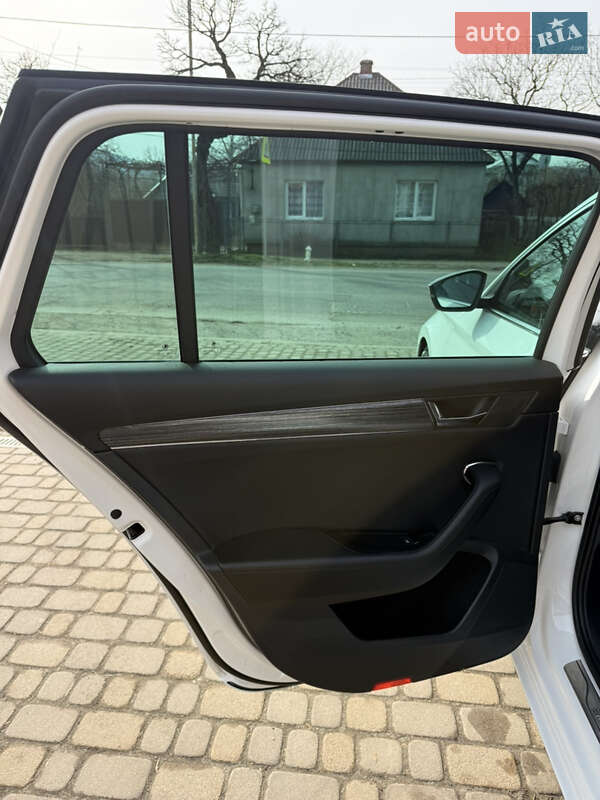 Универсал Skoda Superb 2020 в Сваляве