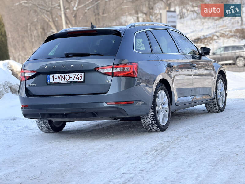 Универсал Skoda Superb 2021 в Ровно