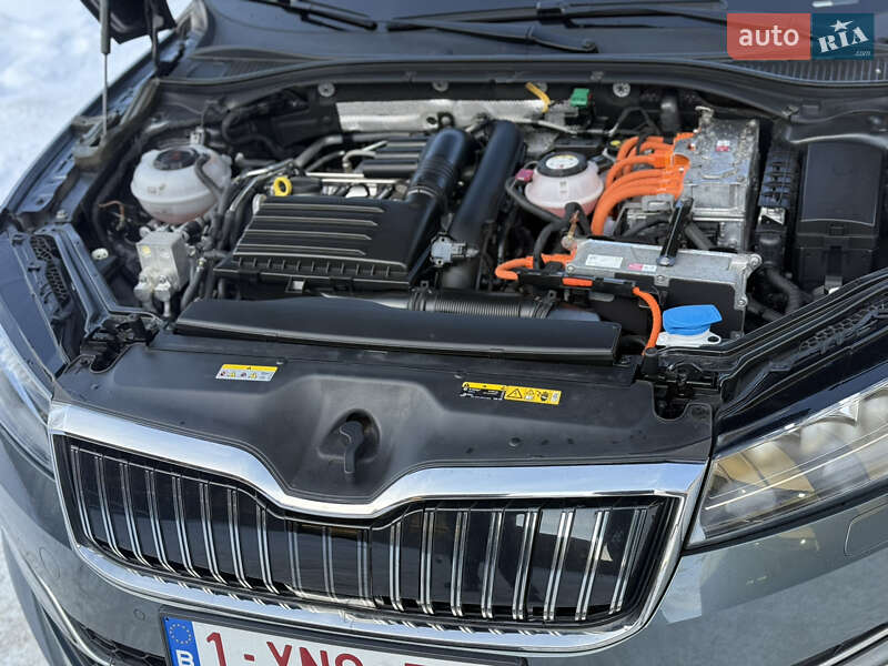 Универсал Skoda Superb 2021 в Ровно