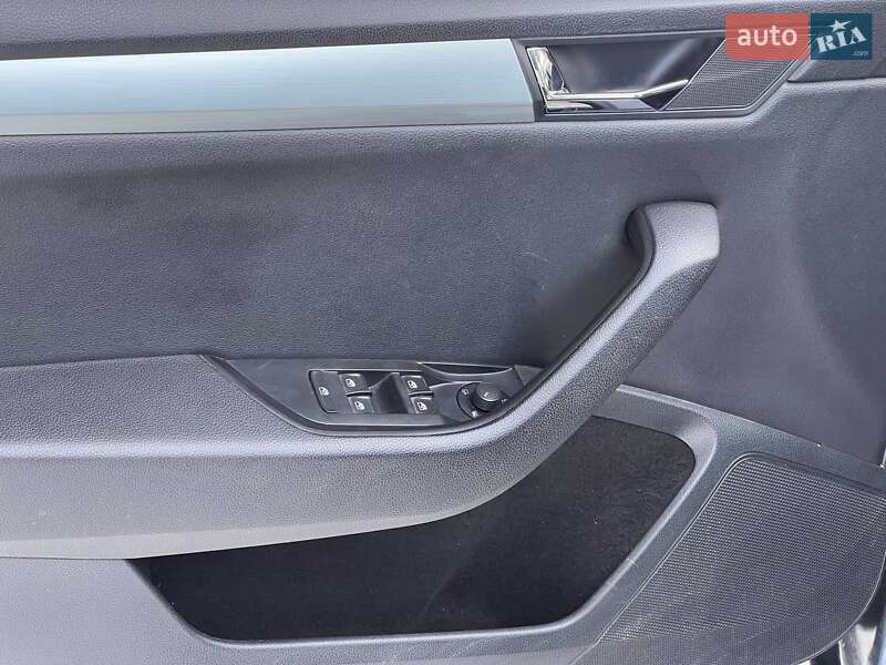 Лифтбек Skoda Superb 2016 в Кропивницком