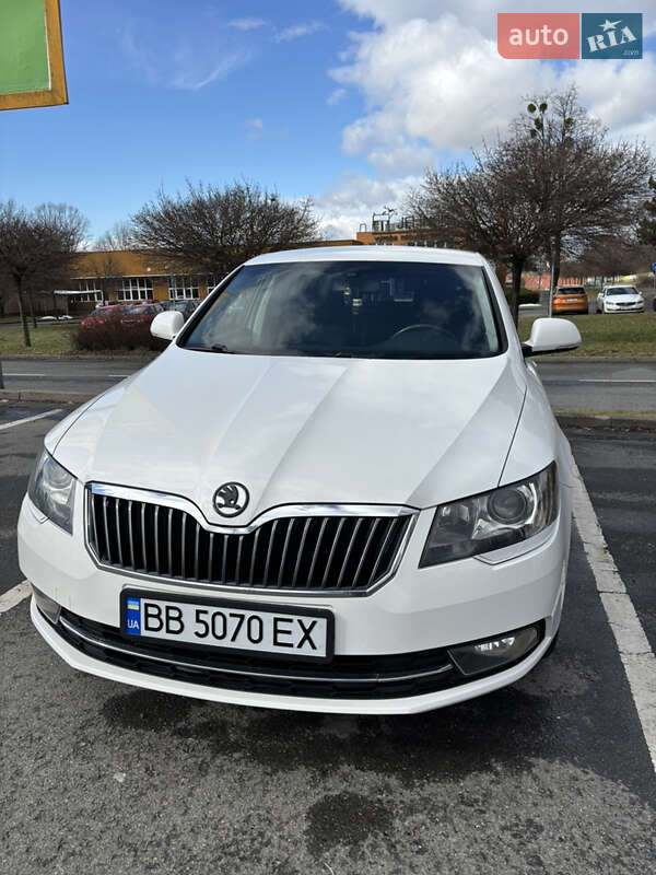 Ліфтбек Skoda Superb 2014 в Виноградові
