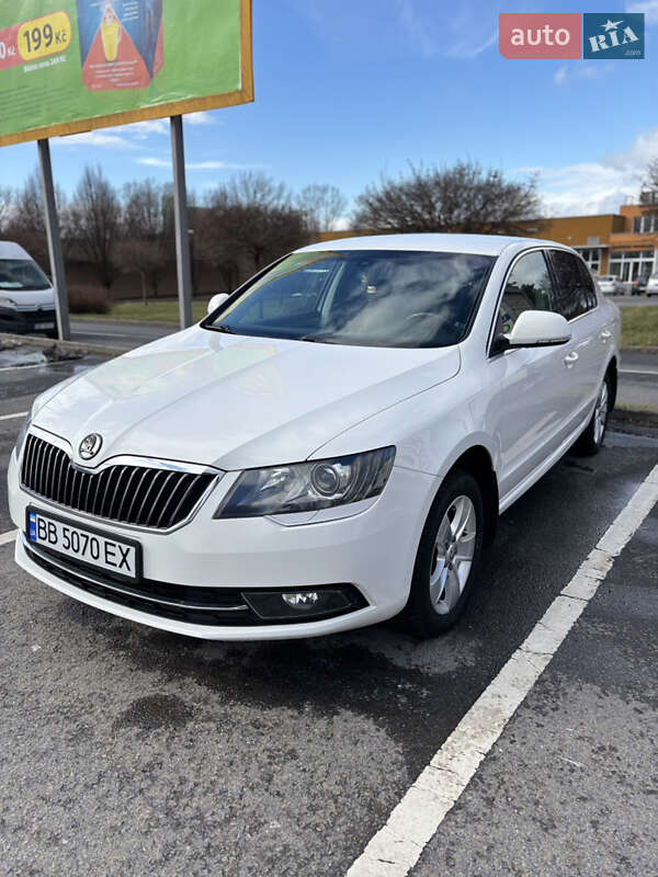 Ліфтбек Skoda Superb 2014 в Виноградові