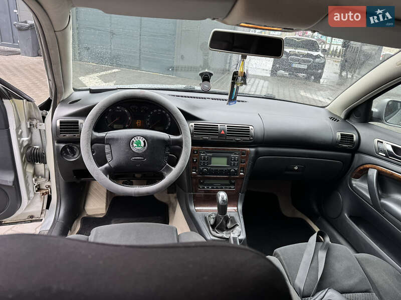 Ліфтбек Skoda Superb 2002 в Чернівцях