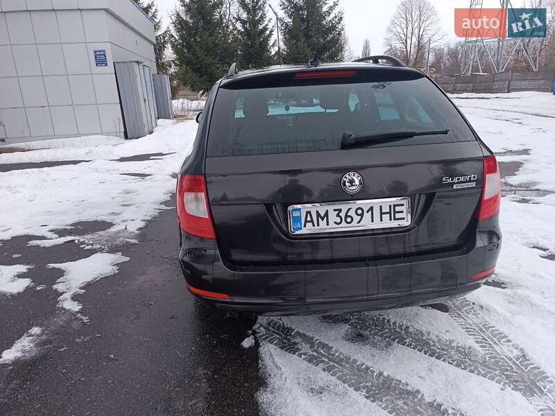 Універсал Skoda Superb 2012 в Черняхові