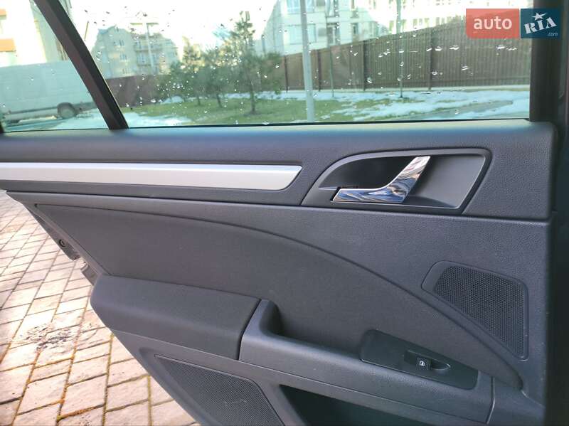 Універсал Skoda Superb 2012 в Івано-Франківську