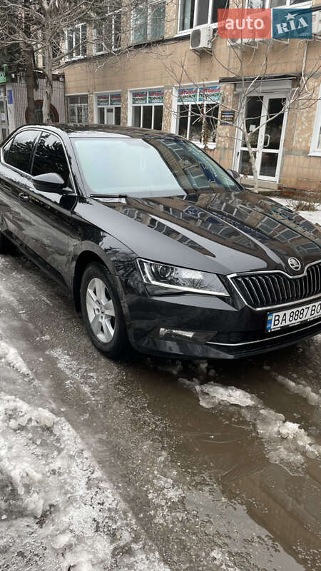 Лифтбек Skoda Superb 2017 в Кропивницком