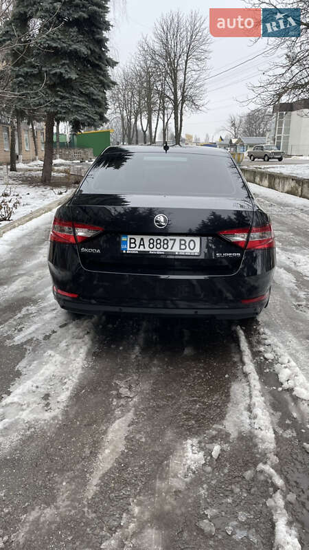 Лифтбек Skoda Superb 2017 в Кропивницком
