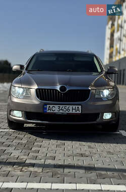 Универсал Skoda Superb 2010 в Луцке
