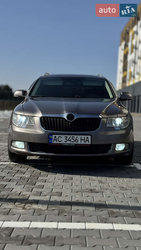 Універсал Skoda Superb 2010 в Луцьку