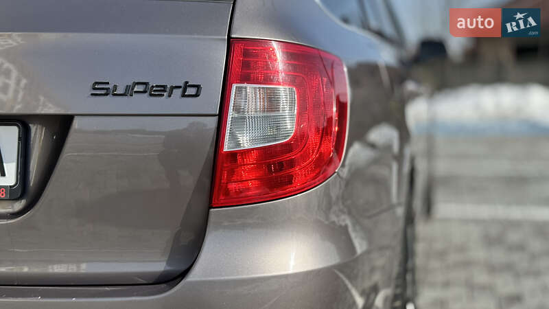 Універсал Skoda Superb 2010 в Луцьку