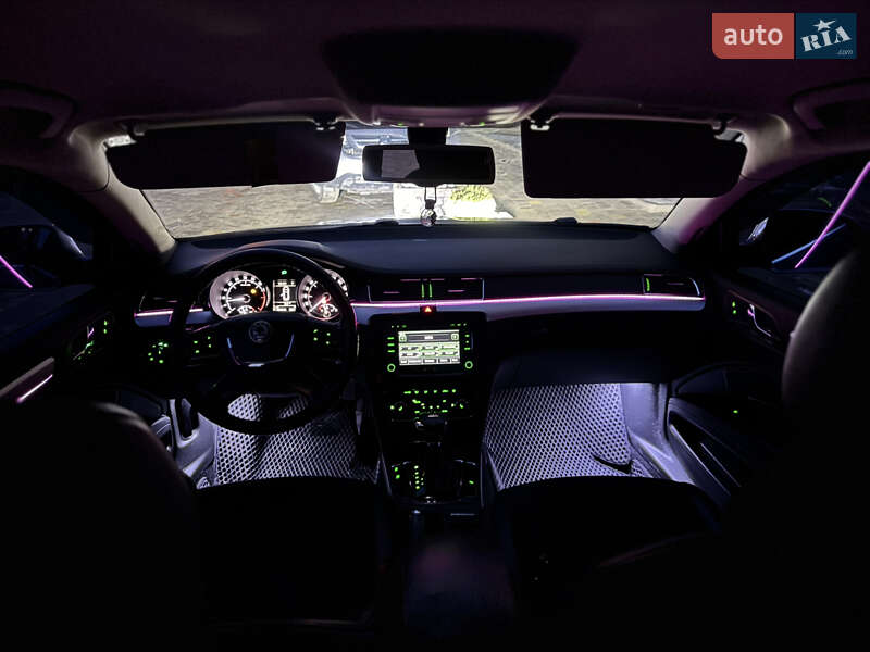 Універсал Skoda Superb 2010 в Луцьку