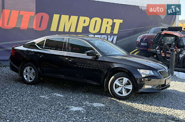 Ліфтбек Skoda Superb 2019 в Стрию
