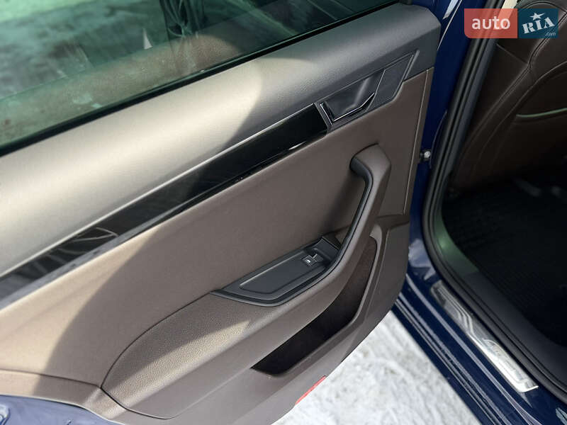 Ліфтбек Skoda Superb 2017 в Львові